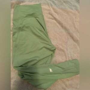 On-the-go powerhold high-waisted Capri